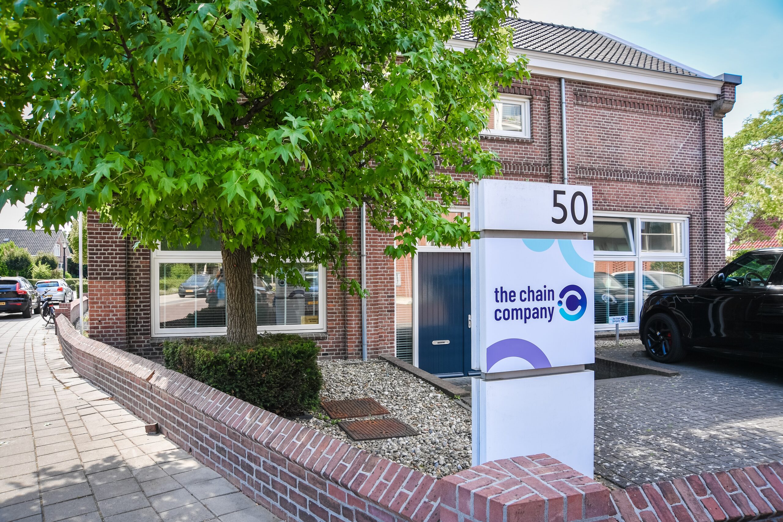 Foto van het vooraanzicht van het kantoor van The Chain Company